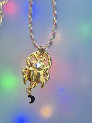 𓂀 Collier Mystique : Scarabée Sacré & Éclat d'Égypte